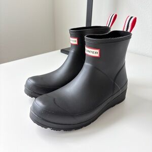 Hunter Original Play Waterproof Rain Bootie. Size 6. In great condition